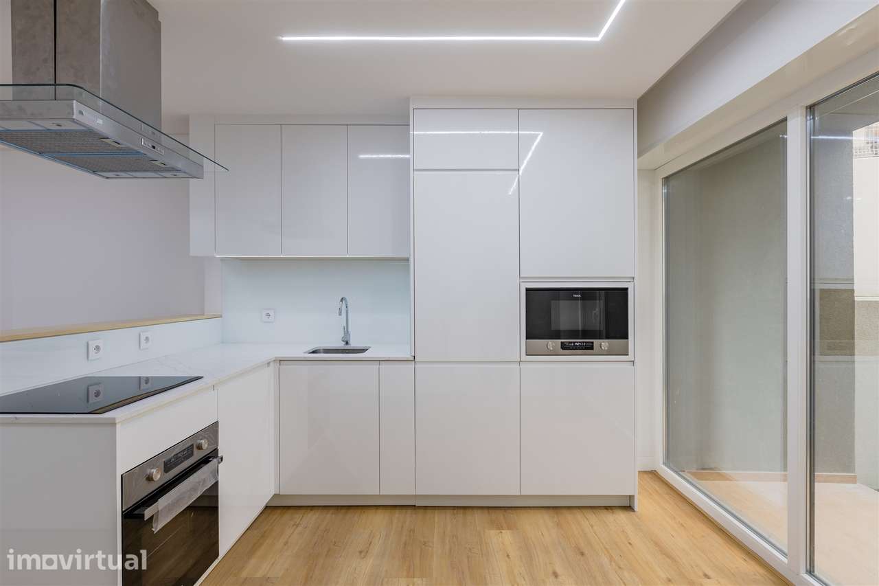 T0 Novo Centro Porto | T0 Duplex pronto Habitar Faria Guimarães - Grande imagem: 4/15