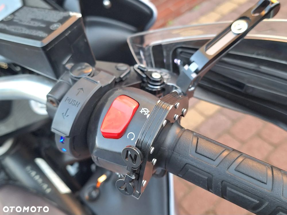 Yamaha FZS - 10