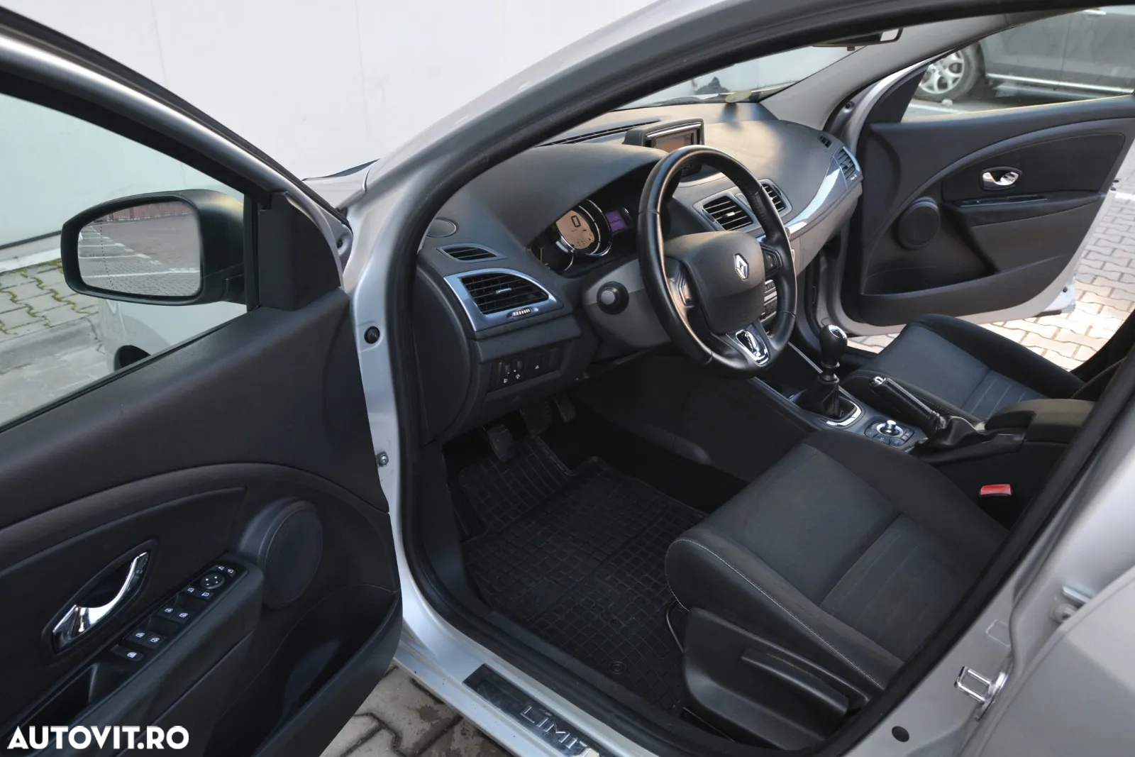 Renault Megane dCi 110 FAP LIMITED - 10