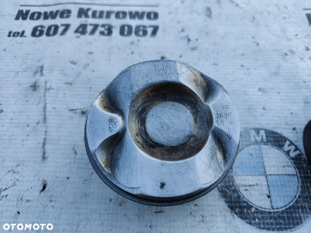 BMW E87 E90 E60 2.0i N43 Tłok 83,996 - 2