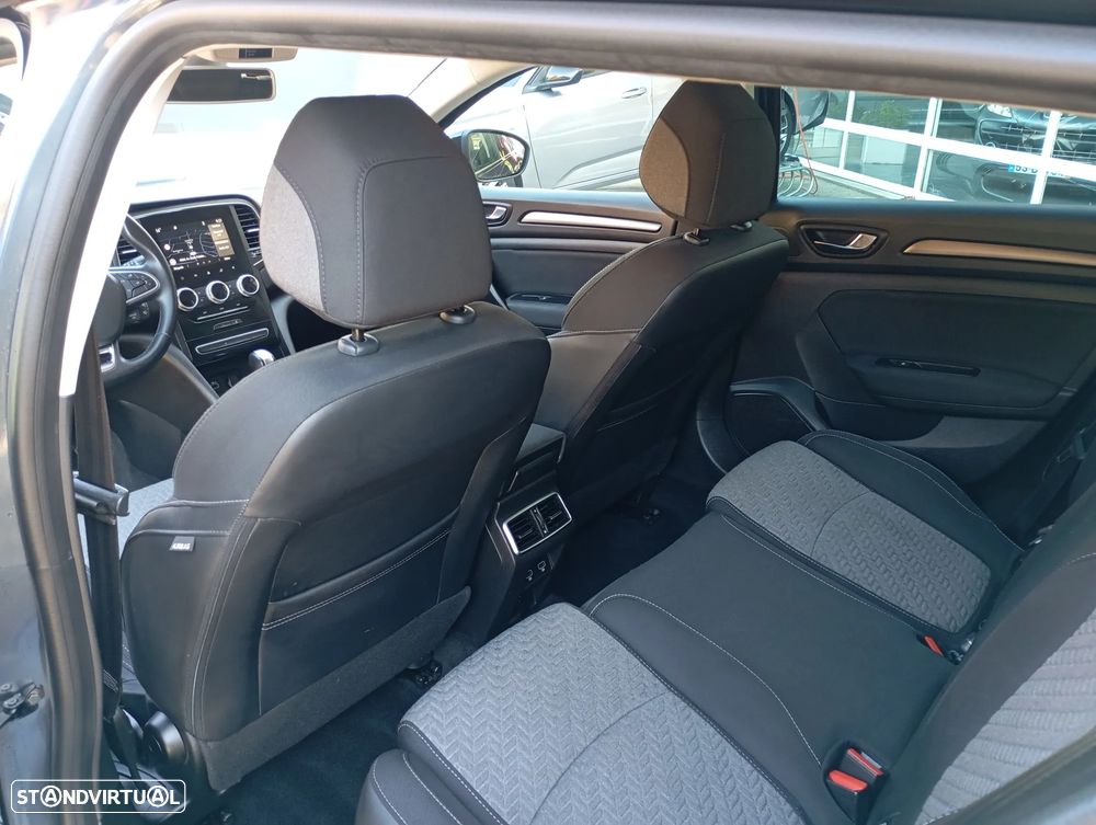 Renault Mégane Sport Tourer 1.6 E-Tech Plug-In Limited - 12