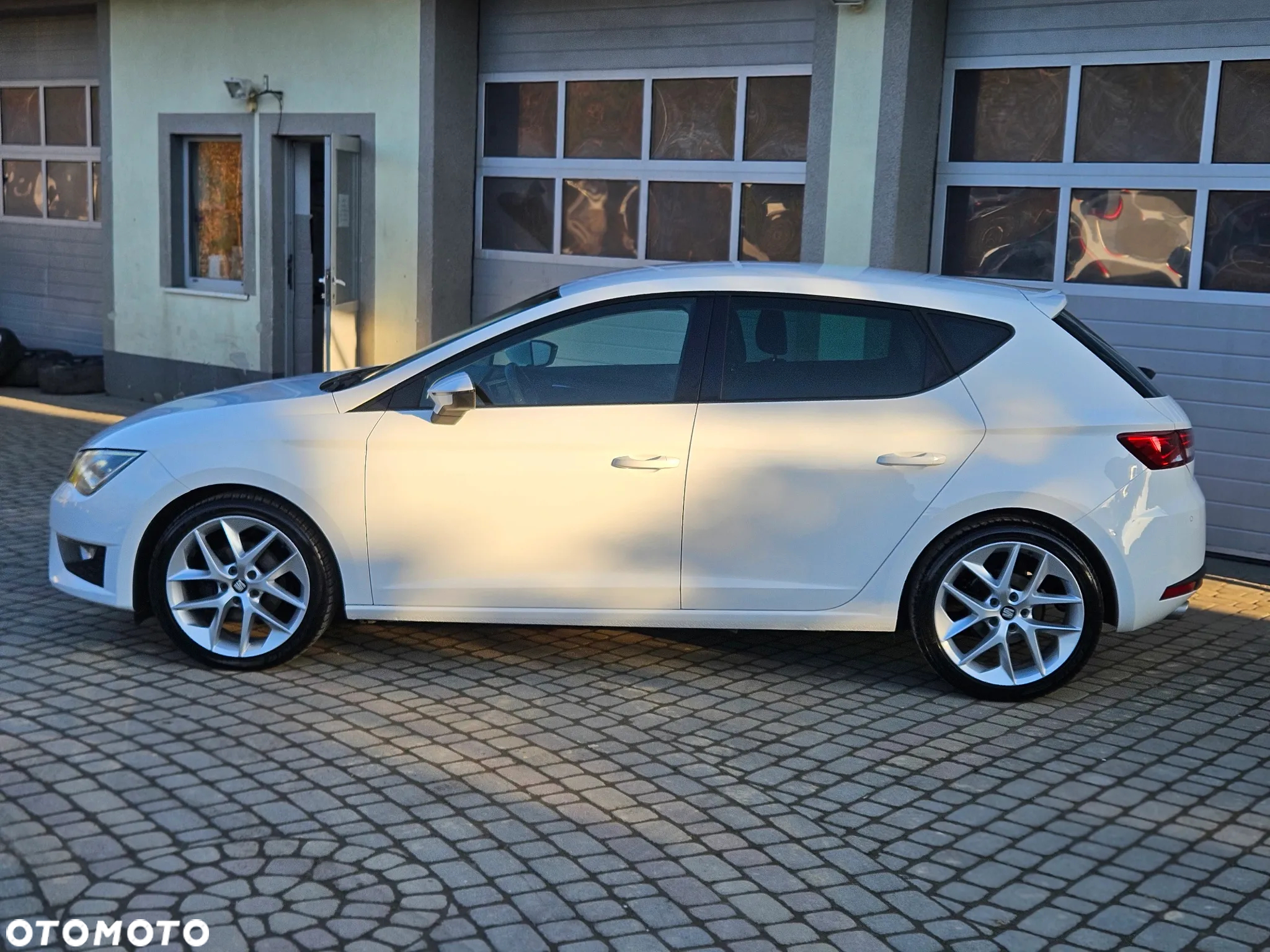Seat Leon 2.0 TDI DPF FR Black Matt Edition - 10