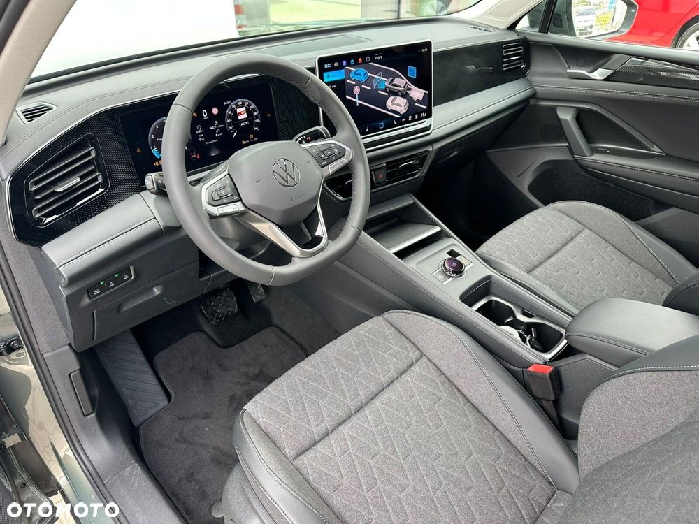 Volkswagen Tiguan - 12