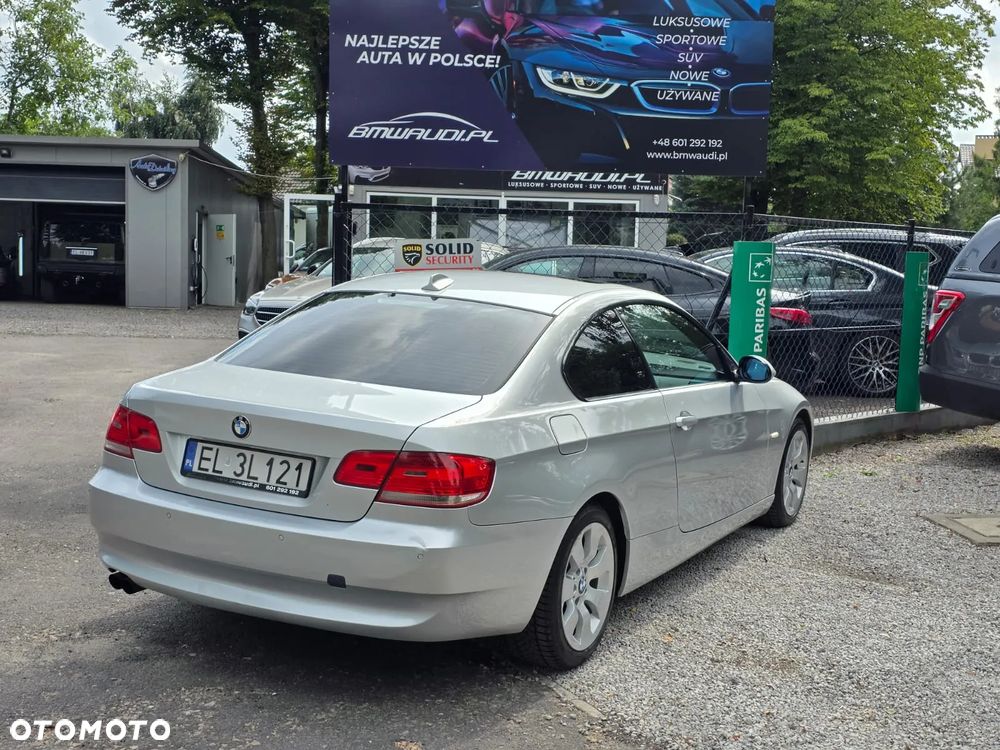 BMW Seria 3 325i - 14