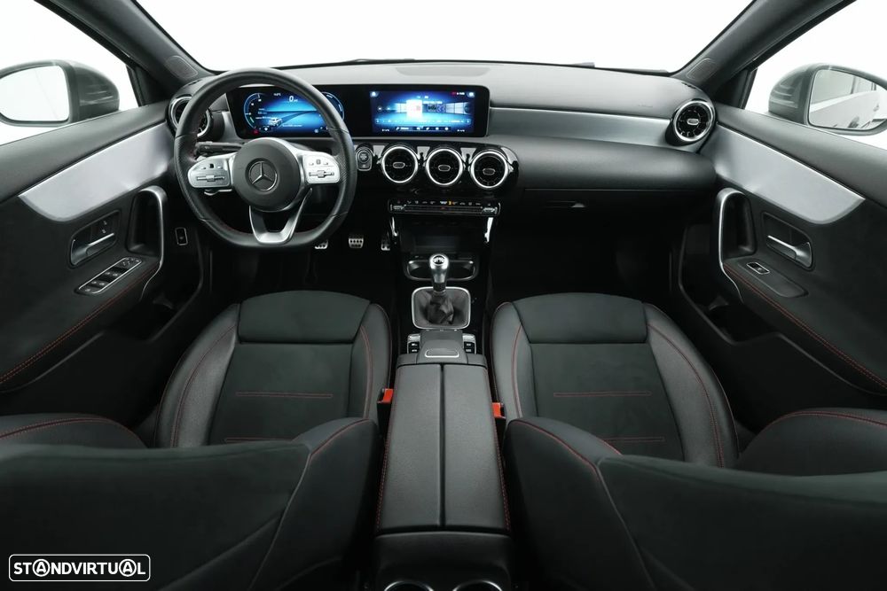 Mercedes-Benz A 200 Limousine AMG Line - 11