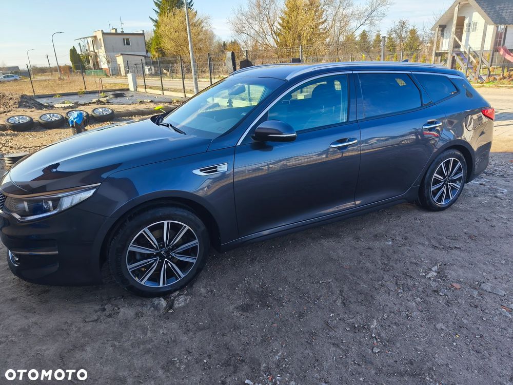 Kia Optima 2.0 L - 2