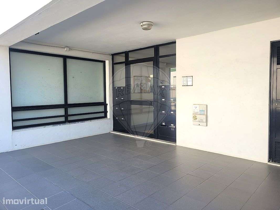 Apartamento T1 para arrendamento - Grande imagem: 2/19