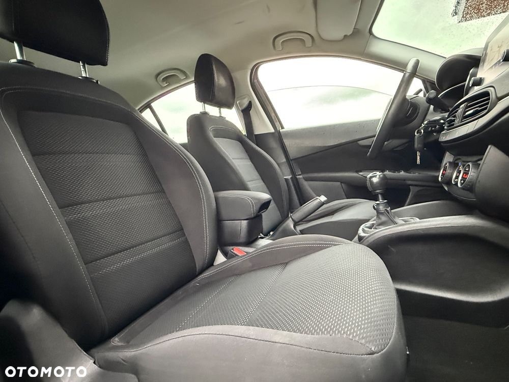 Fiat Tipo 1.4 T-Jet 16v Lounge EU6 - 13