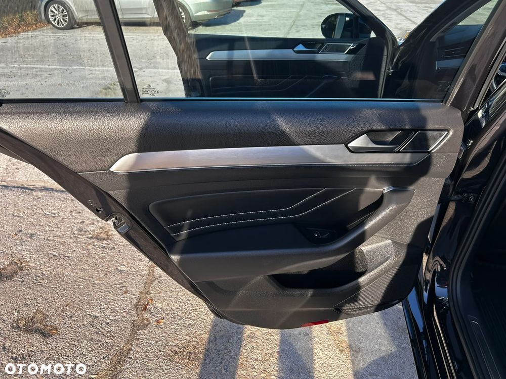Volkswagen Passat 2.0 TSI Elegance DSG - 19
