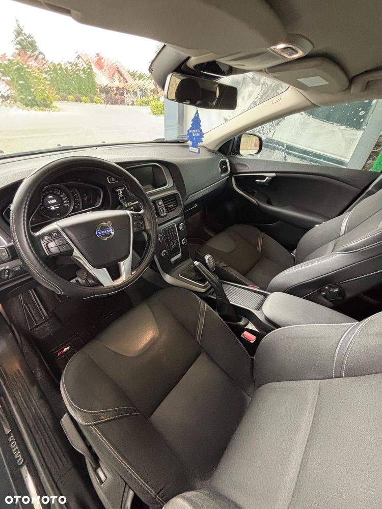 Volvo V40 D2 Momentum - 9