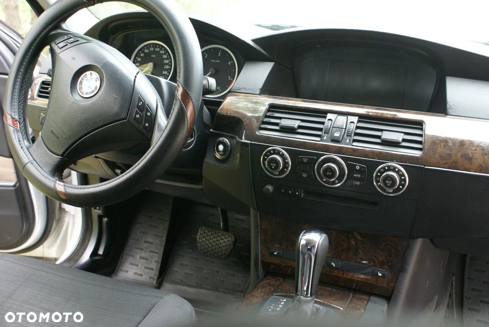 BMW Seria 5 525d Edition Fleet - 12