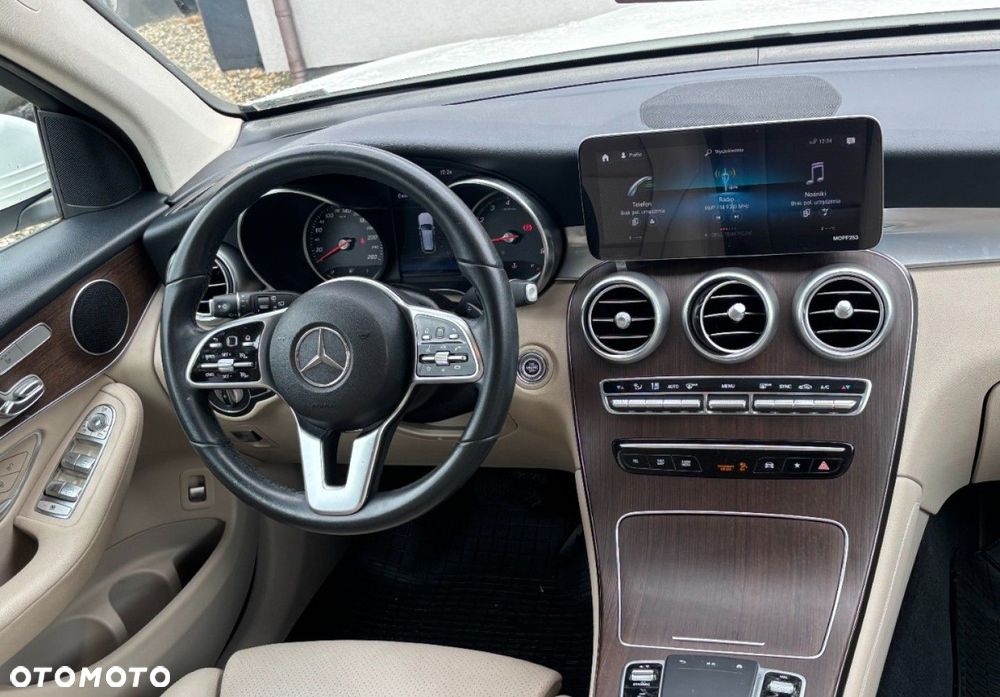 Mercedes-Benz GLC - 13