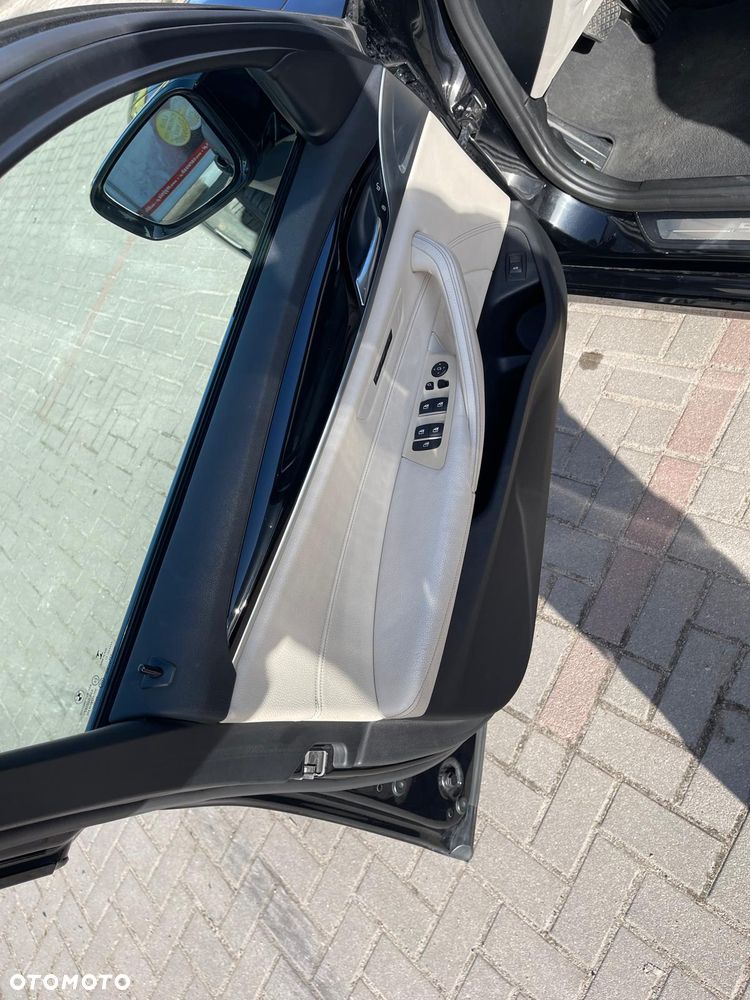 BMW Seria 5 520d Sport Line - 10