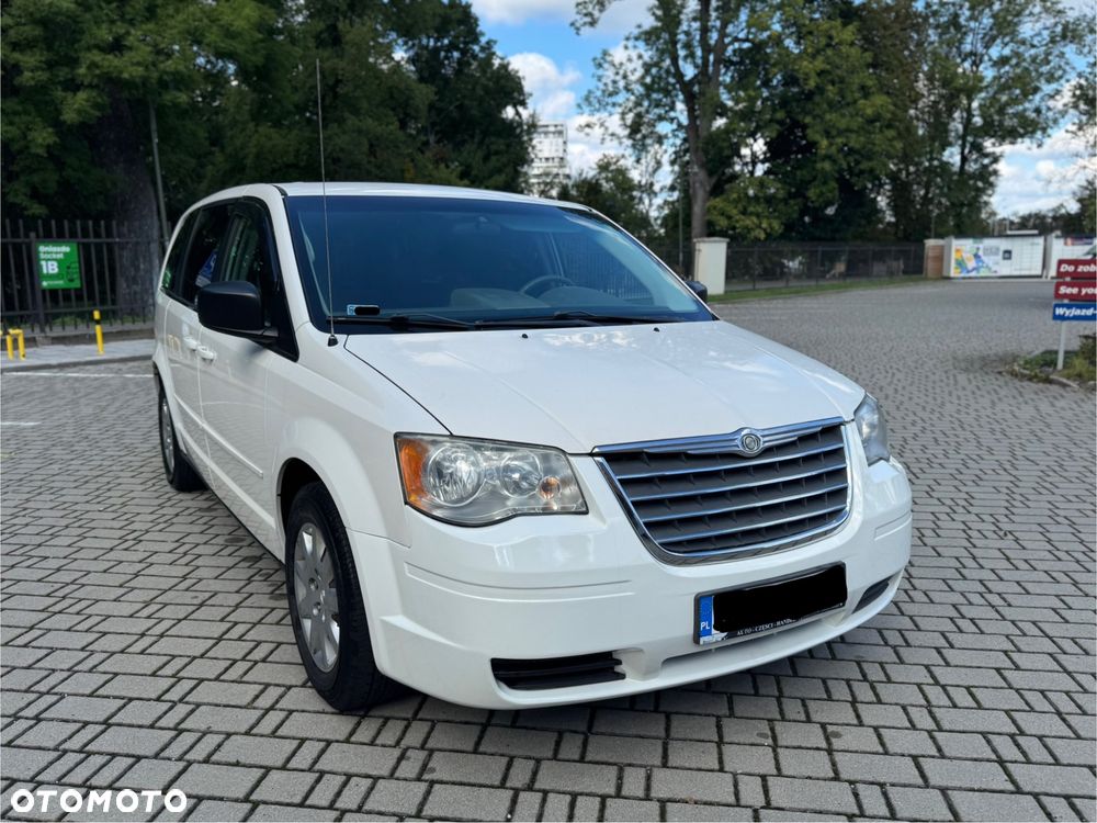 Chrysler Town & Country 3.3 LX - 8