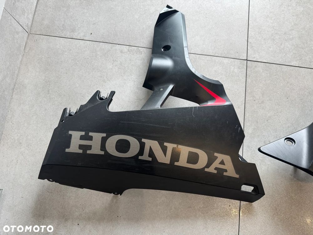 OWIEWKA PRAWA lub Lewa OSŁONA SILNIKA PŁUG HONDA CBR 650 R CBR650R 24-25 - 2