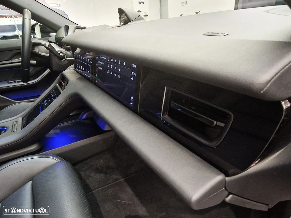 Porsche Taycan Standard - 23