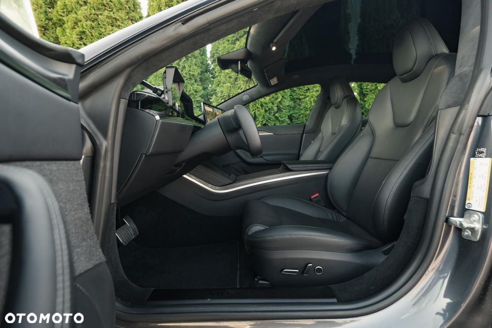 Tesla Model S - 13