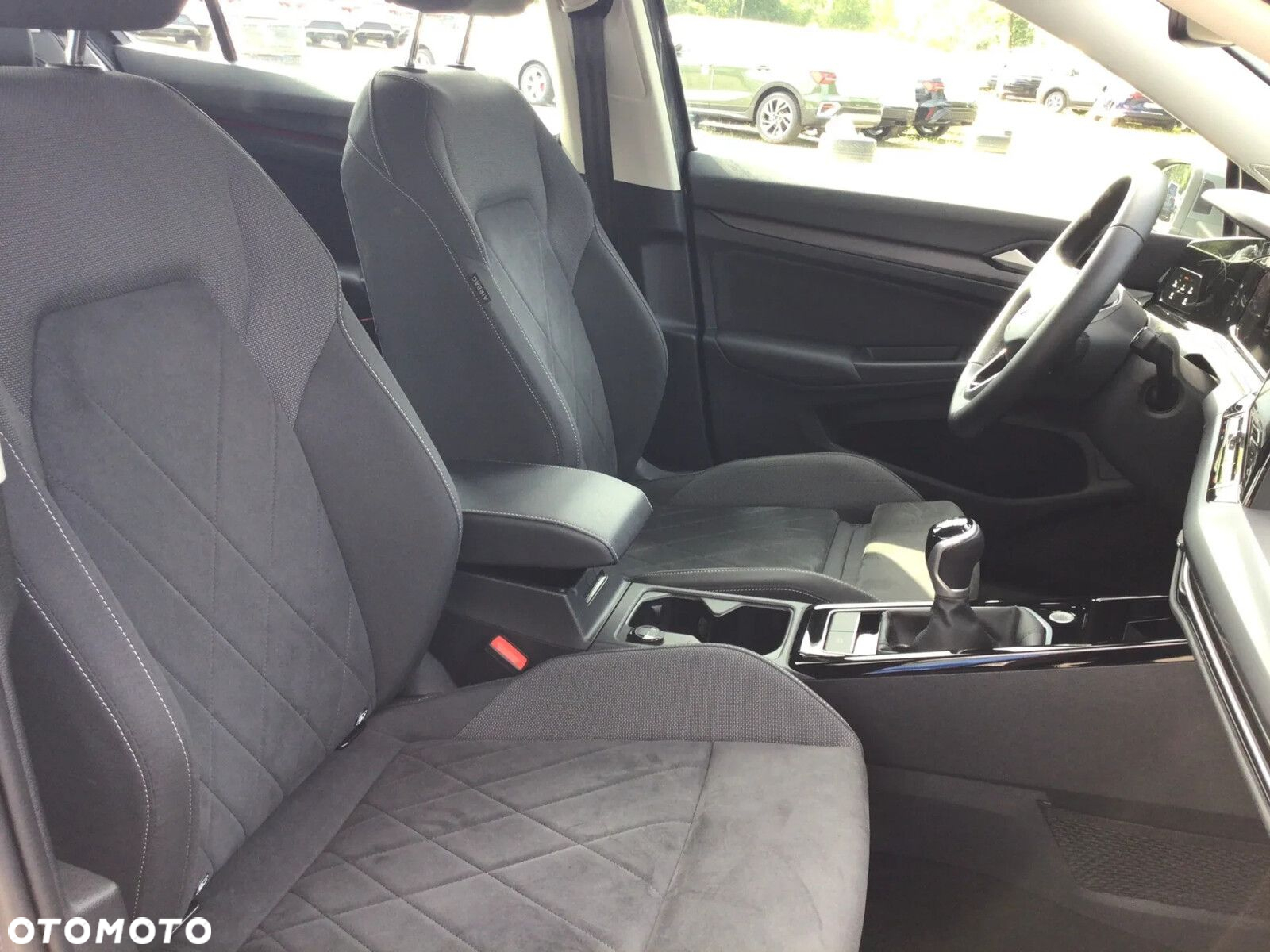 Volkswagen Golf VIII 1.5 TSI EVO Style - 20