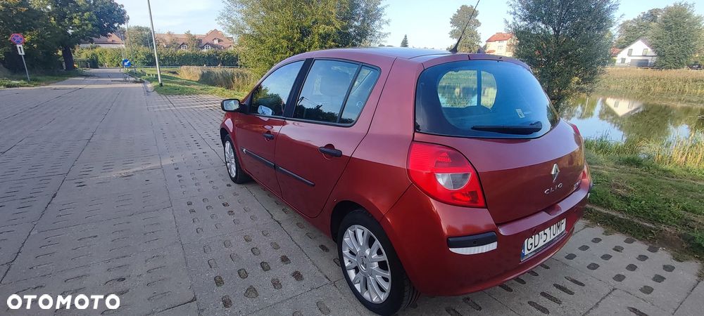 Renault Clio - 6