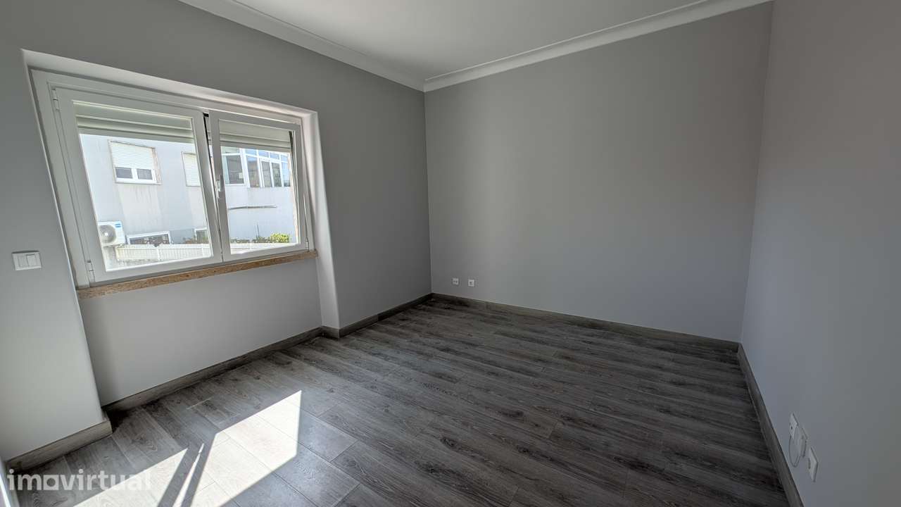 Apartamento T2 com varanda em Mem-Martins - Grande imagem: 5/15