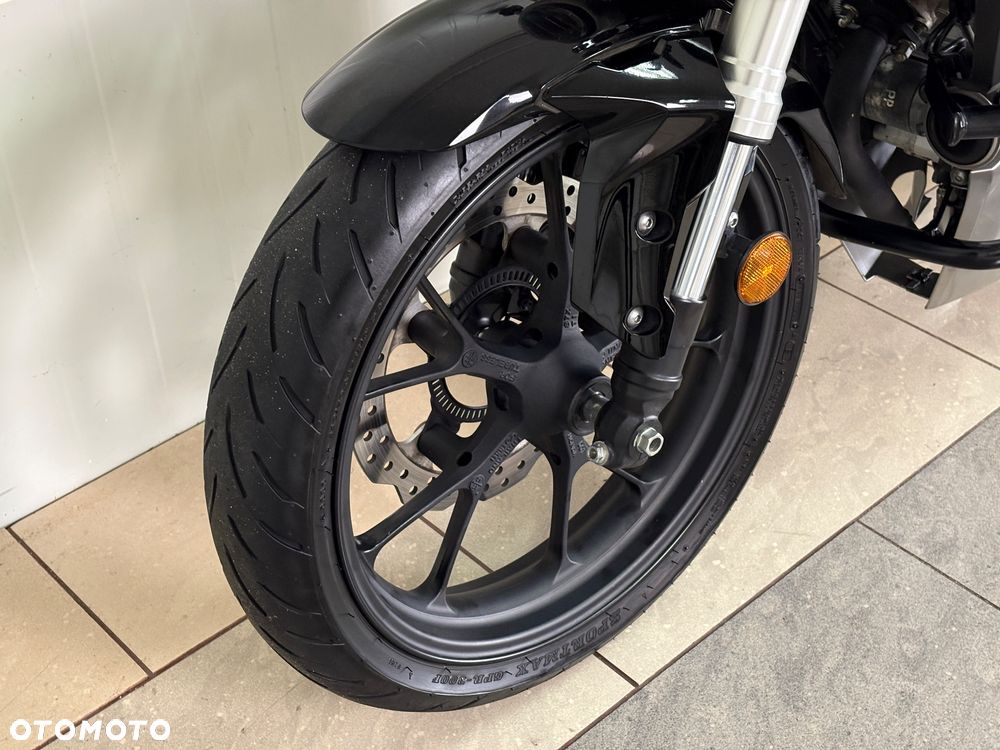 Honda CB - 12
