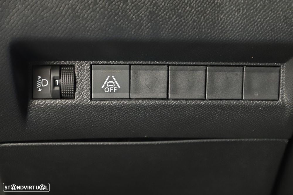 Peugeot 2008 1.2 PureTech Allure EAT8 - 20
