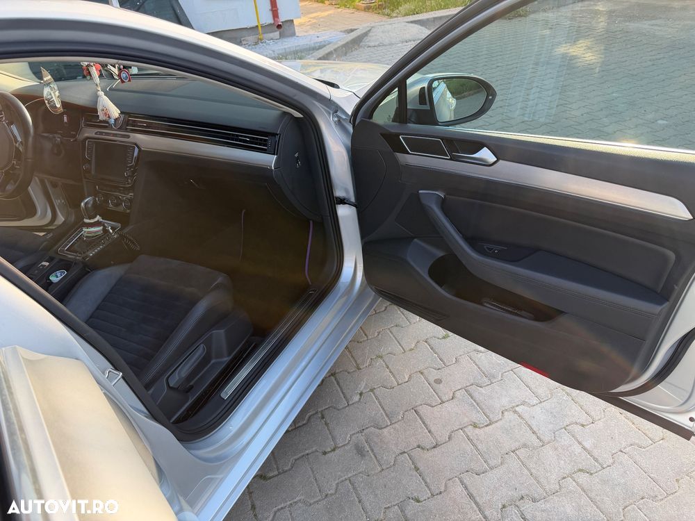 Volkswagen Passat 2.0 TDI SCR 4Motion DSG BlueM Tech Comfortline - 9