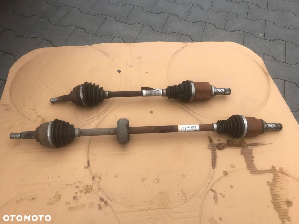 Półosie Dacia Logan Stepway 0.9 TCE 391007857R 391017832R - 1