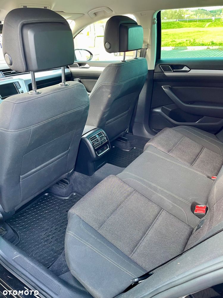 Volkswagen Passat 1.6 TDI BMT Comfortline - 11