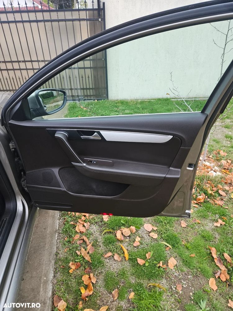 Volkswagen Passat 2.0 TDI BlueMotion Tehnology Highline - 23