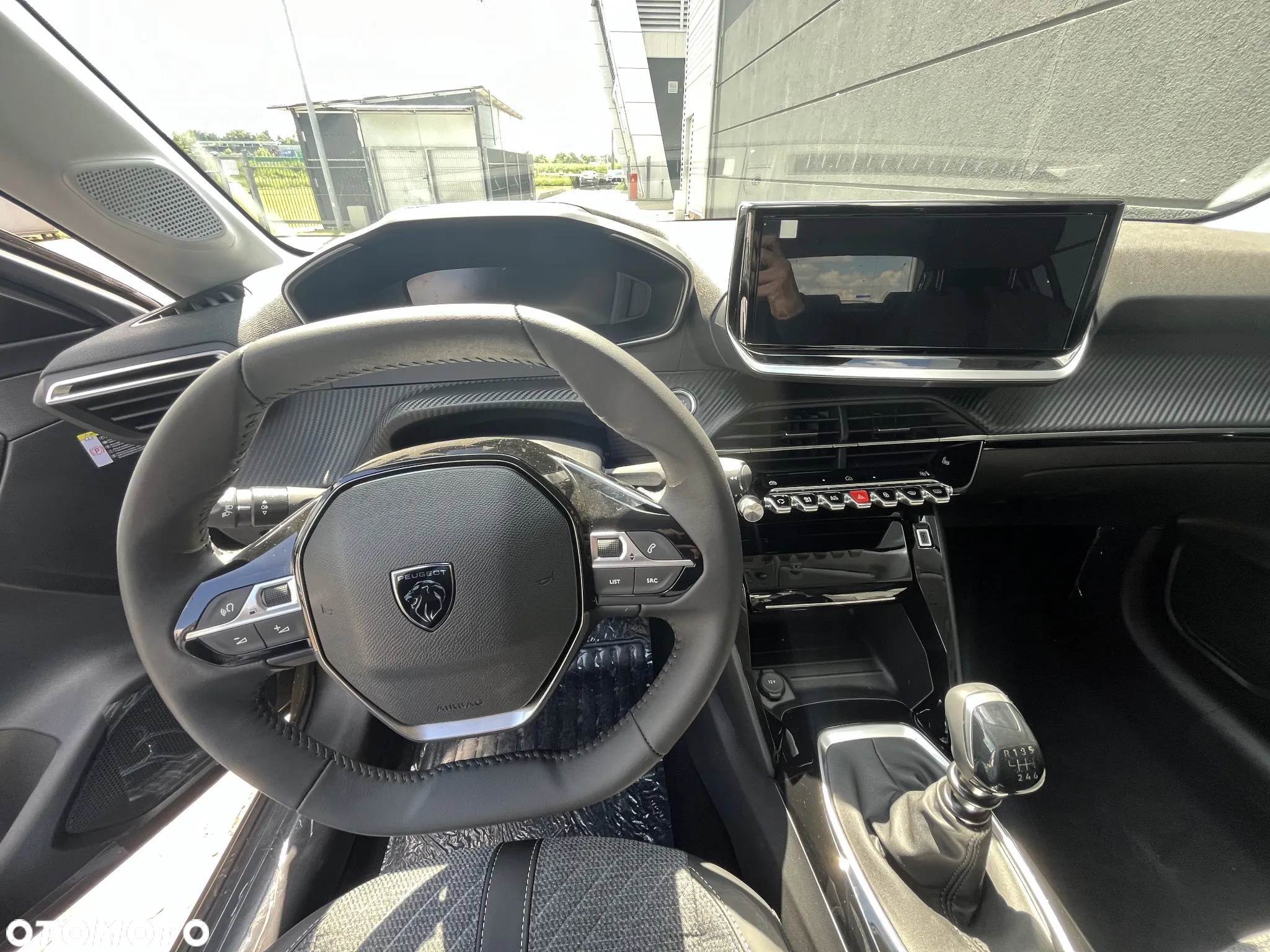 Peugeot 208 - 9