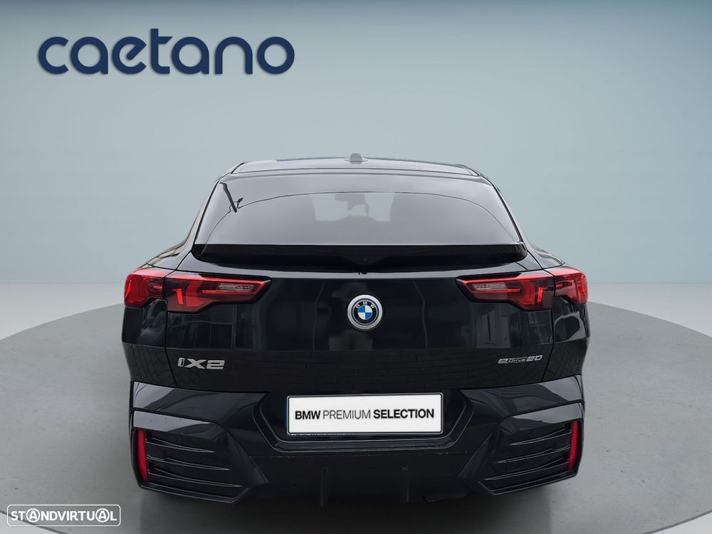 BMW iX2 eDrive20 Pack Desportivo M - 7
