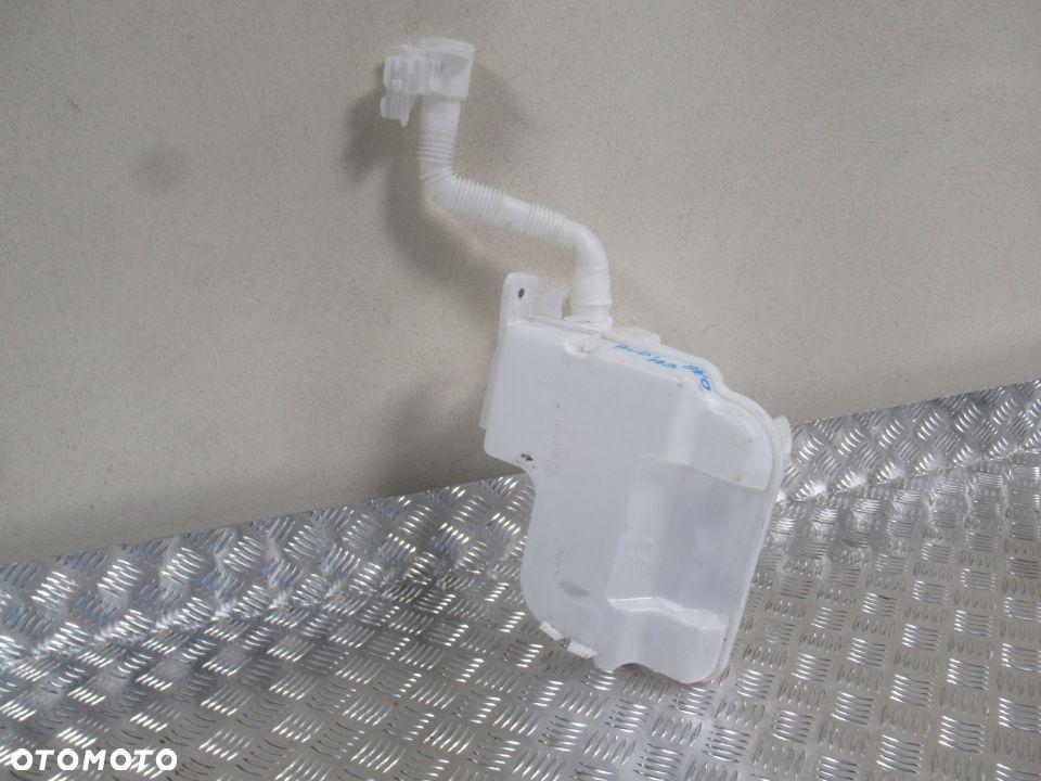 ZBIORNICZEK SPRYSKIWACZY AUDI A3 IV SKODA OCTAVIA IV 4 2020- - 2