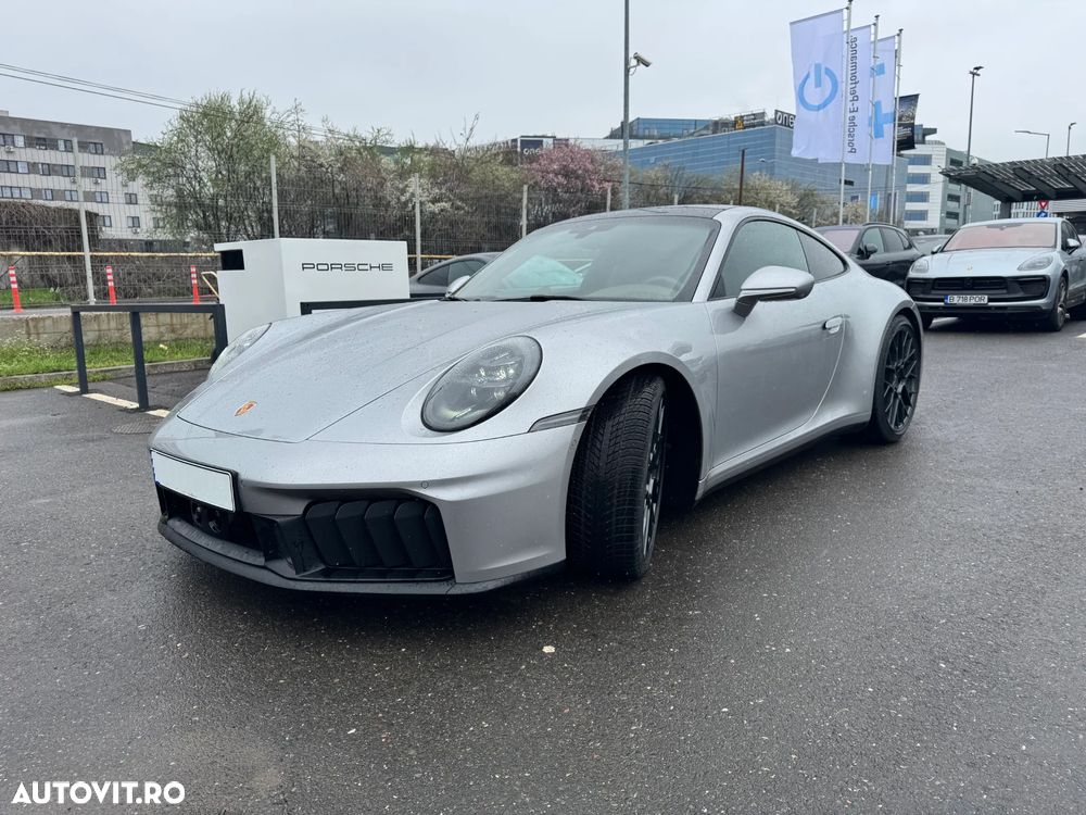 Porsche 911 4 GTS PDK - 1