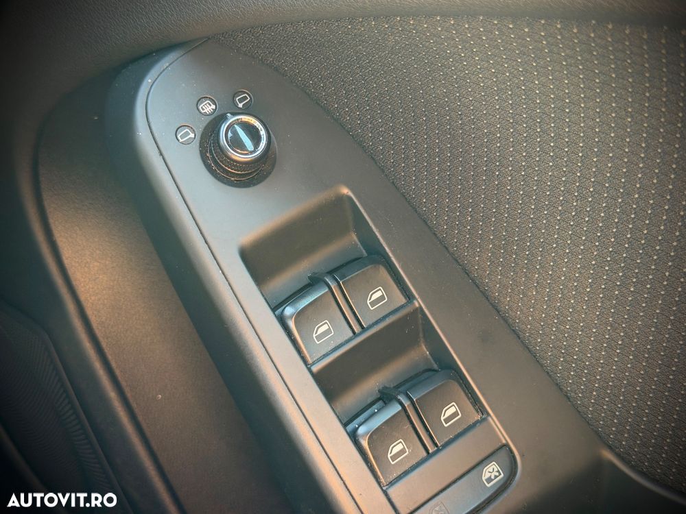 Audi A4 Limuzina 2.0 TDI DPF S line Sportpaket (plus) - 33