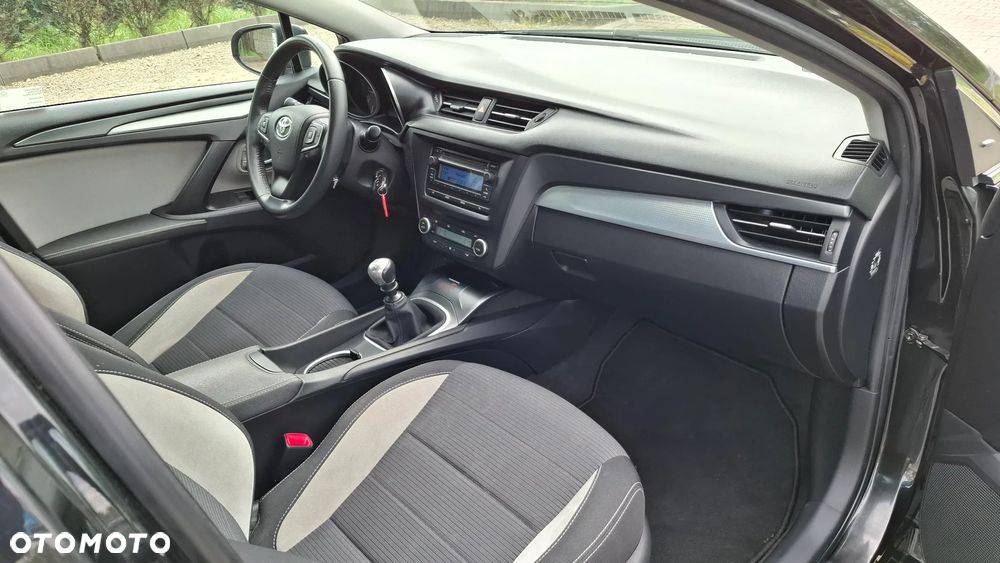 Toyota Avensis - 22
