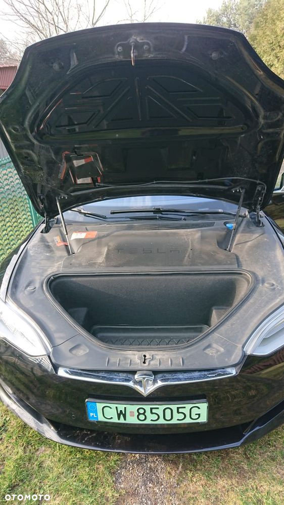 Tesla Model S - 7
