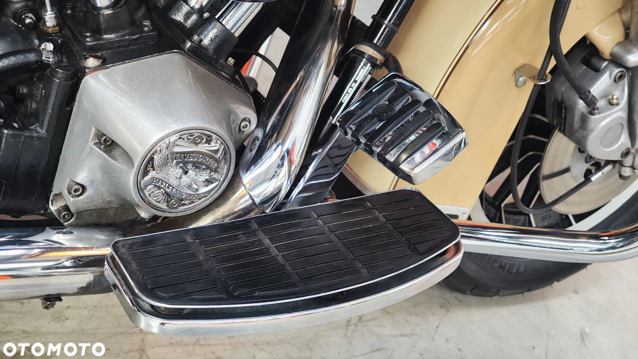 Harley-Davidson FLH Electra Glide - 29