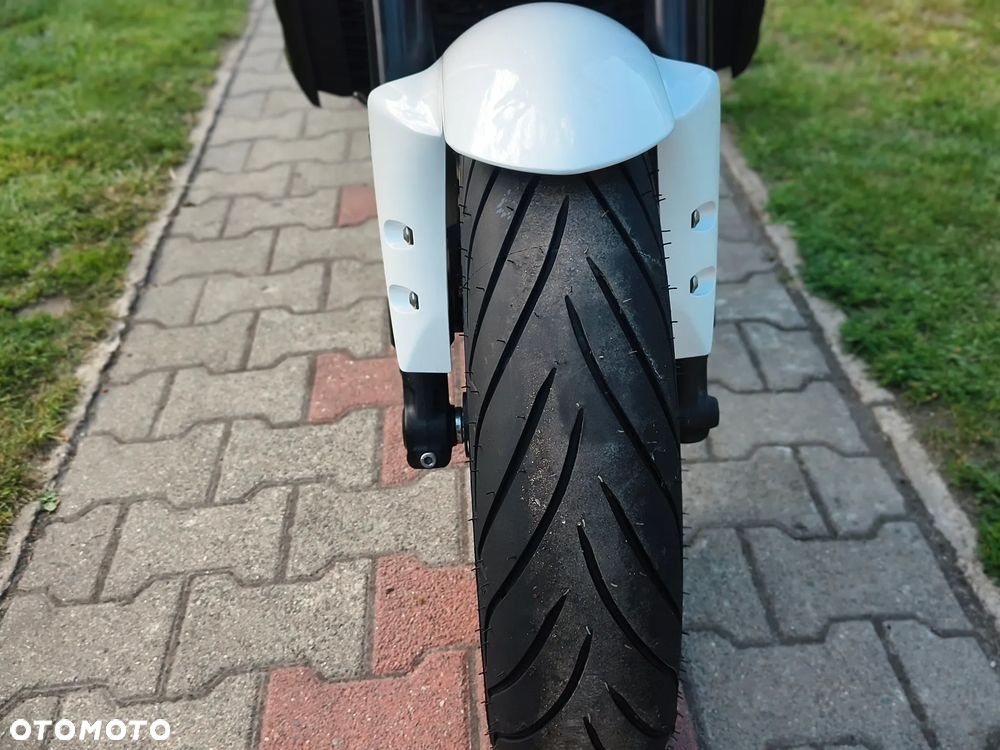 Yamaha FZ - 19