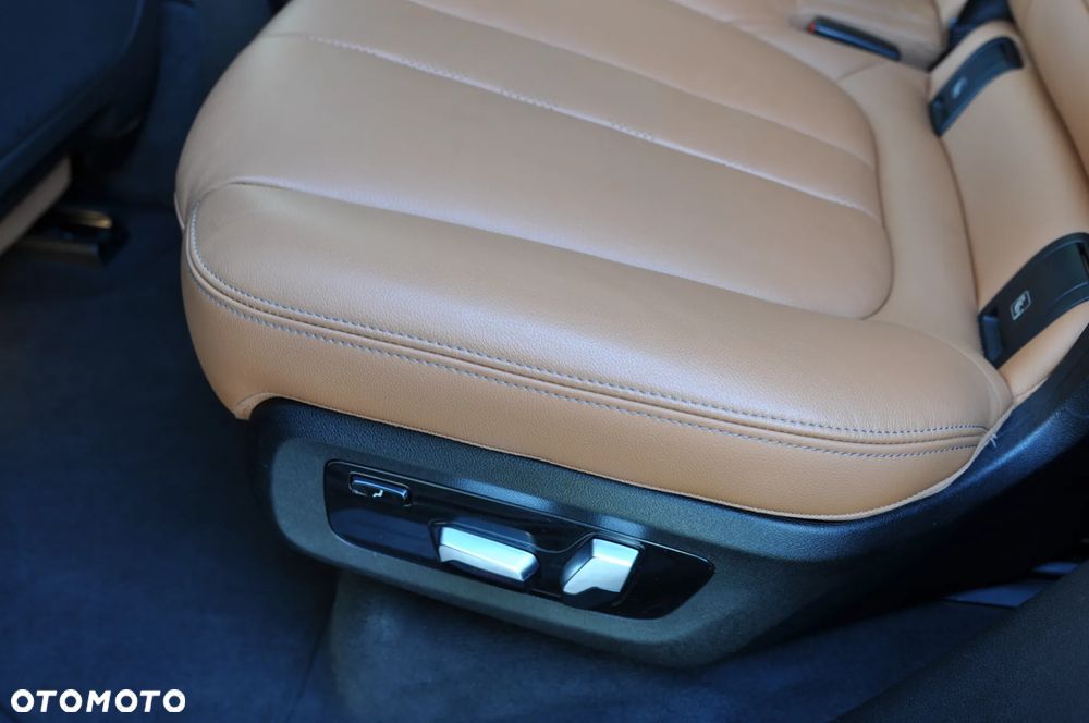 BMW X5 xDrive40i - 16