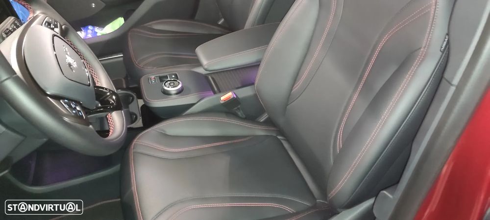 Ford Mustang Mach-E 98.7 kWh Premium AWD - 23