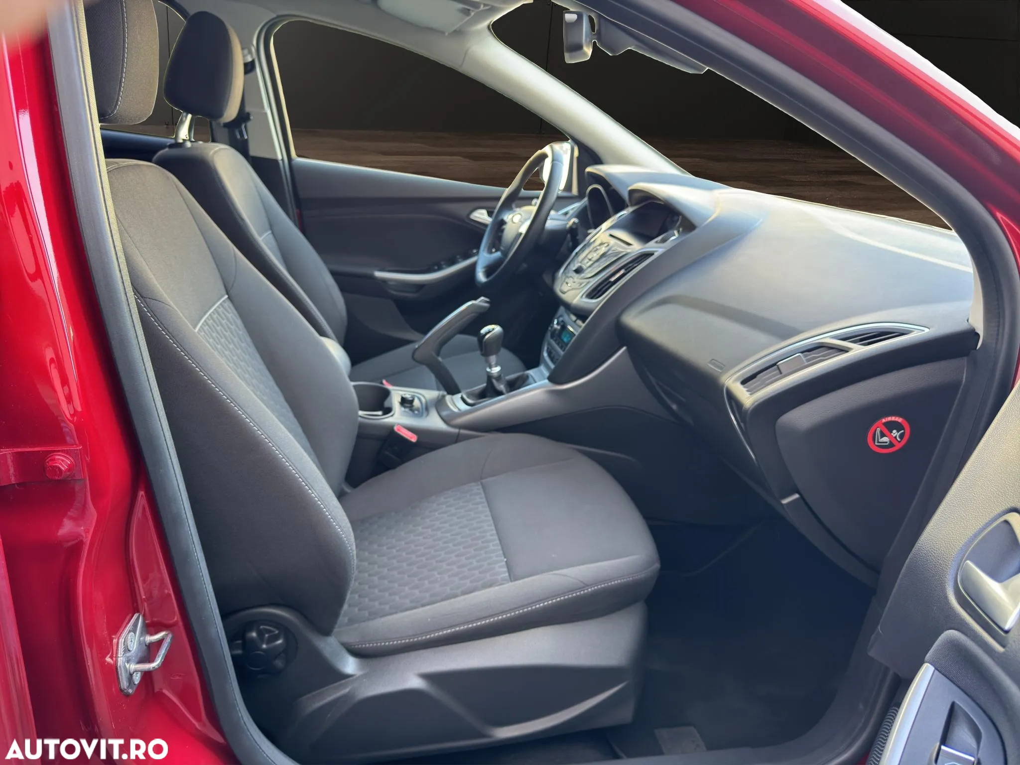 Ford Focus 1.0 EcoBoost Start-Stopp-System TREND - 12
