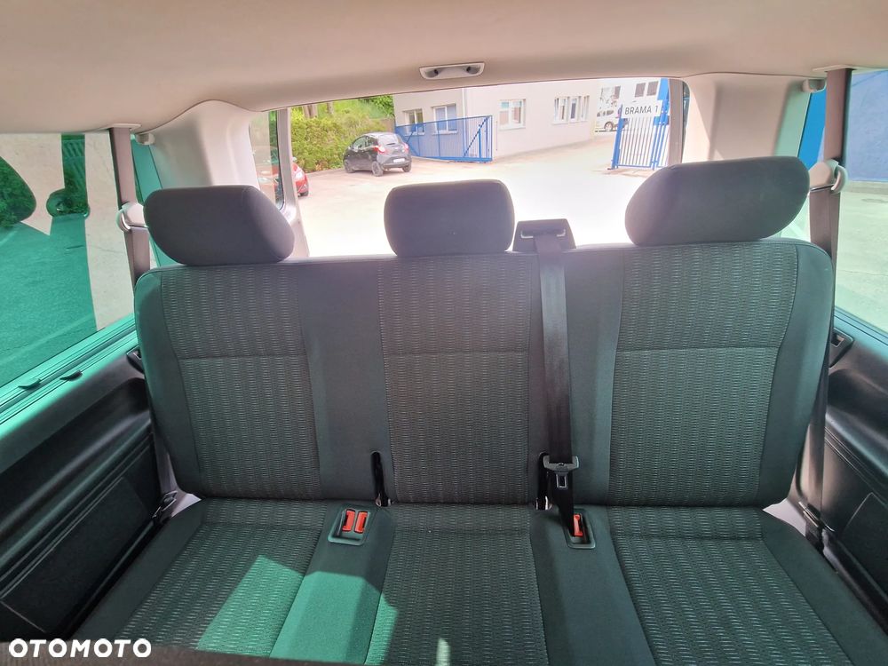 Volkswagen Caravelle - 12