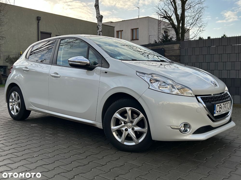 Peugeot 208 1.2 PureTech Style - 1