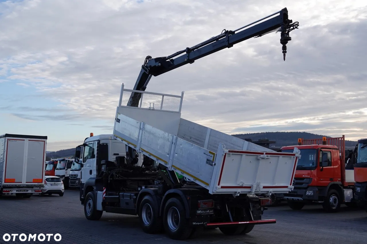 MAN TGS 33.360 / 6x4 / WYWROTKA TYLNOZSYPOWA 5,8 M + HDS HIAB XS 122 / STEROWANIE RADIOWE / HDS ZA KABINĄ / EURO 5 / MANUAL - 3