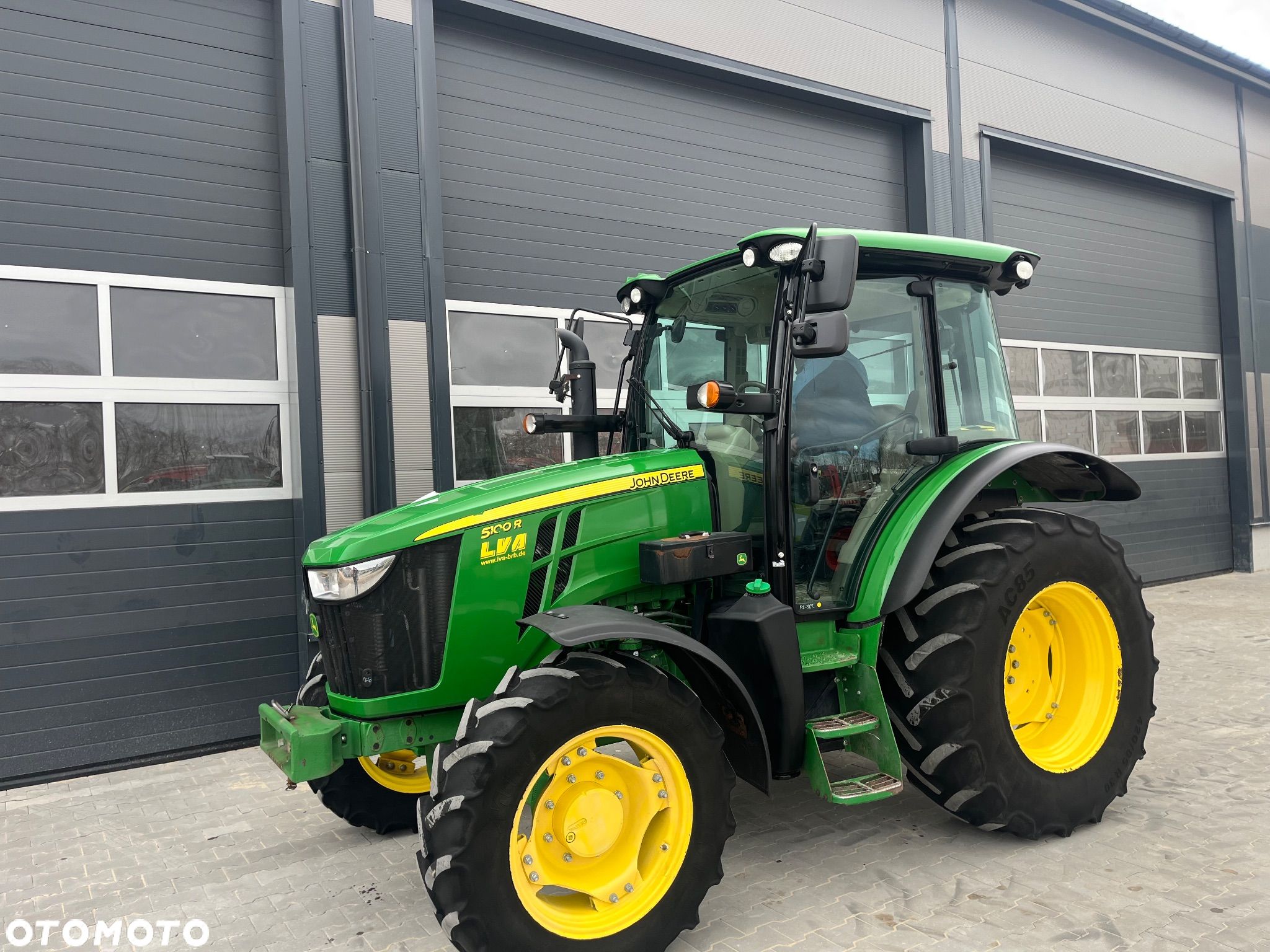 John Deere 5100r - 1