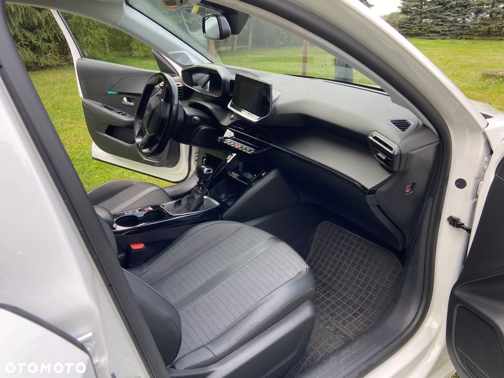Peugeot 208 - 27