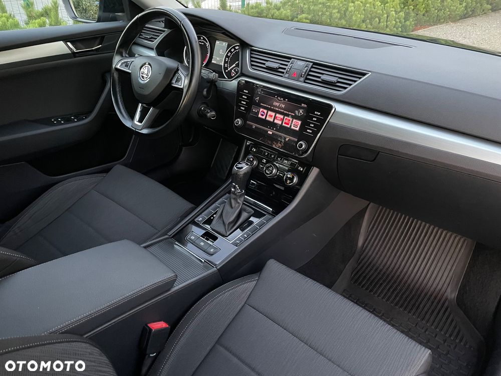 Skoda Superb 2.0 TDI Active DSG7 - 8