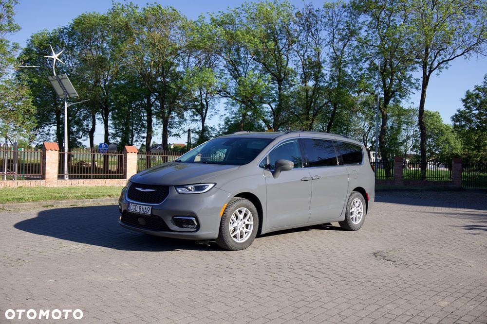 Chrysler Pacifica - 1