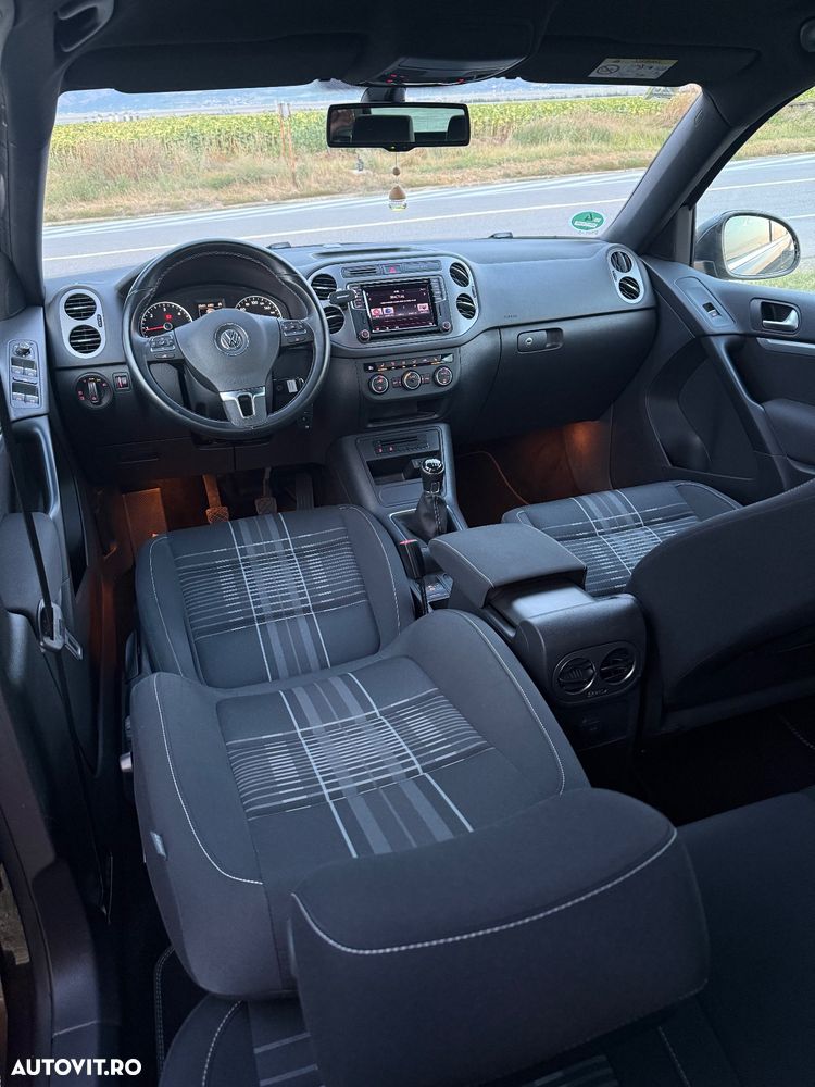Volkswagen Tiguan 2.0 TDI SCR BlueMotion Technology Lounge Sport & Style - 9
